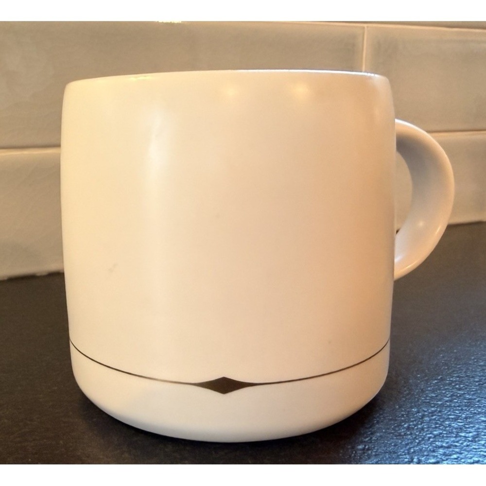Rare Amy Hamley Magenta 24KT Gold Ring Trim Coffee Mug White Ceramic Cup 13 oz